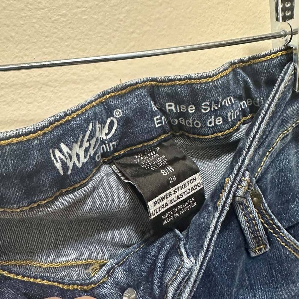 Mossimo Mid-rise skinny jeans size 8/R - 28